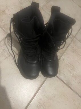 Nike Men's All-Black Tactical Boots